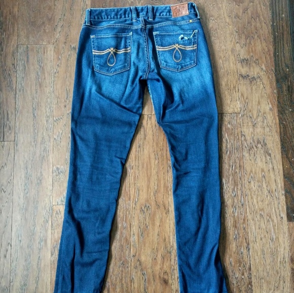 **FINAL CHANCE** Lucky Brand Distressed Jeans - Picture 4 of 5
